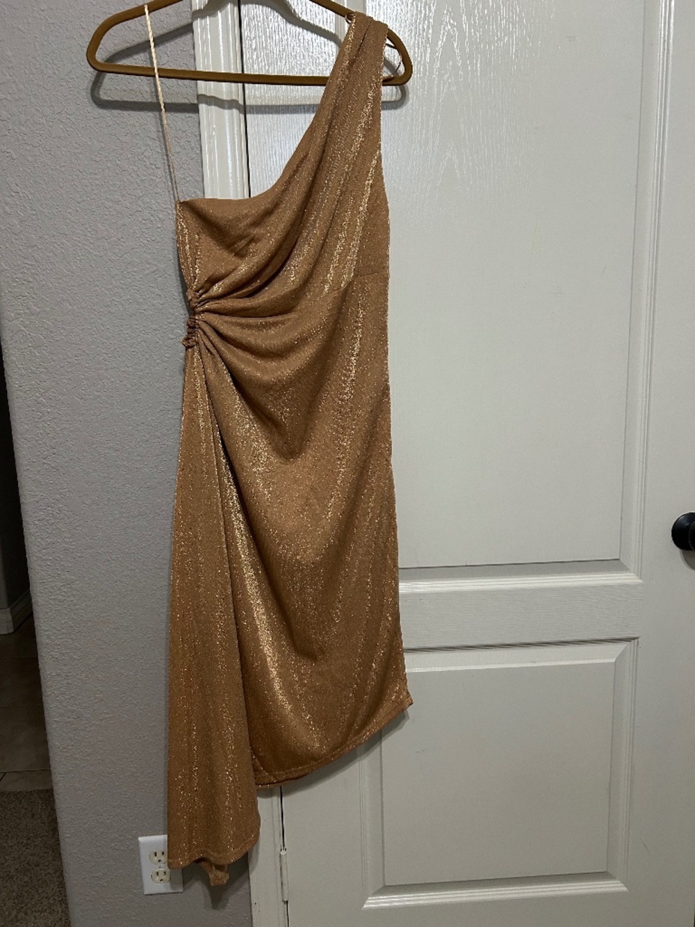 ✨ VICI Shimmering Gold One-Shoulder Asymmetrical Midi Dress ✨